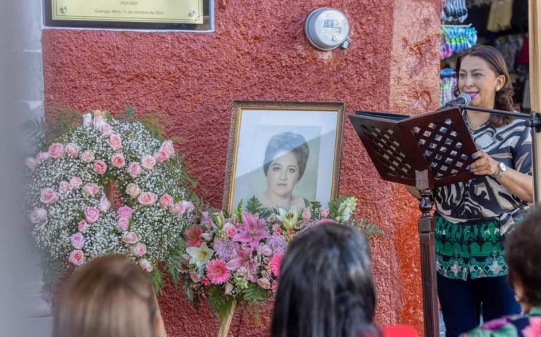 Rinden homenaje a María Villaseñor Romero de Fuentes, en Quiroga