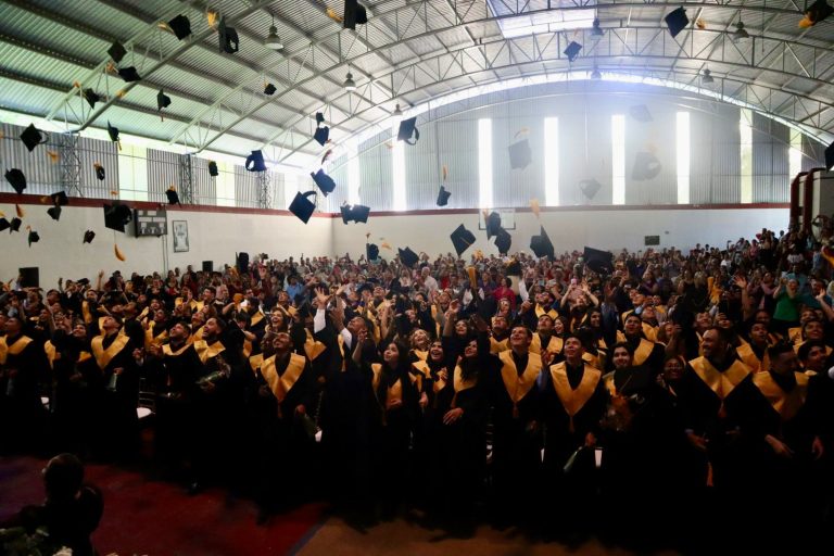 Egresan 192 nuevos profesionales del Tecnológico de Los Reyes