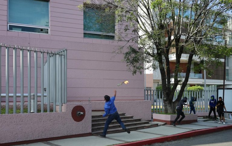 Diez denuncias por actos vandálicos de normalistas en Michoacán: Fiscalía