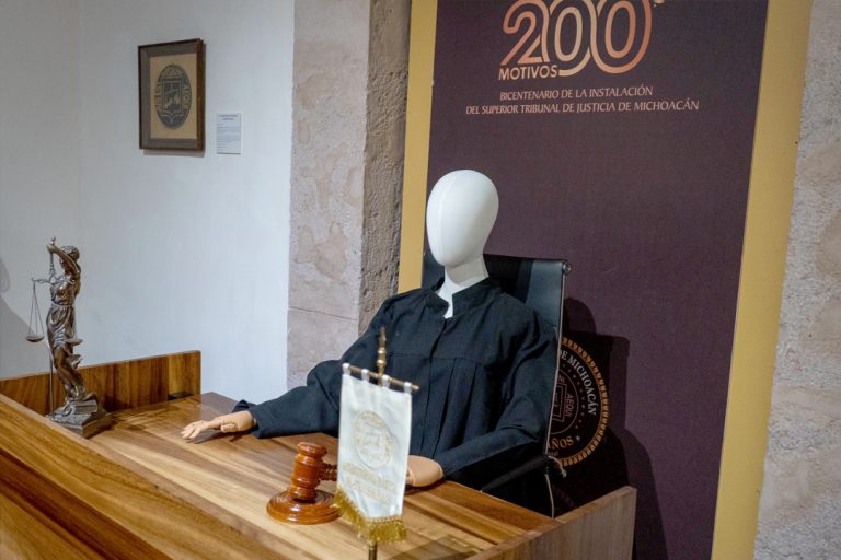 Con presentación de libro e inauguración de exposición, conmemoran Bicentenario del Superior Tribunal de Justicia de Michoacán