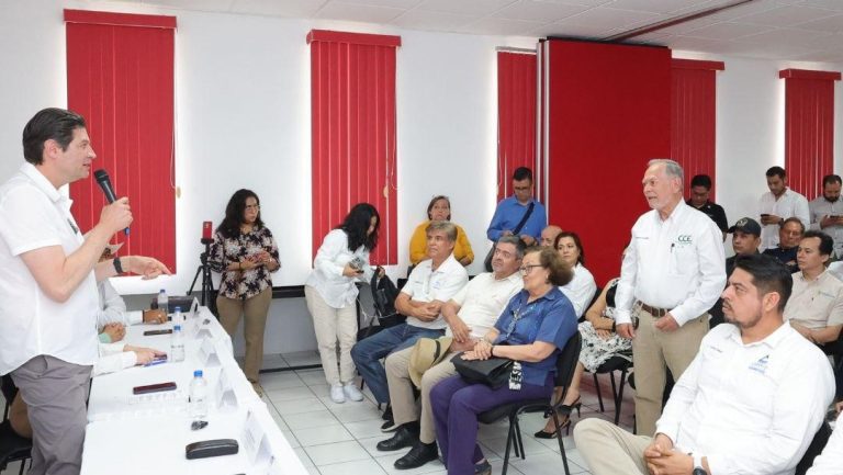 Empresarios de Lázaro Cárdenas y Alfonso Martínez cierran filas para impulsar desarrollo del Puerto