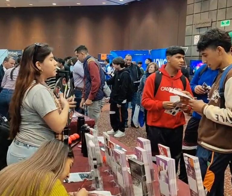 Continúa Expounis 2024 ofertando 600 planes de estudios superiores, hoy está en Ceconexpo de Morelia