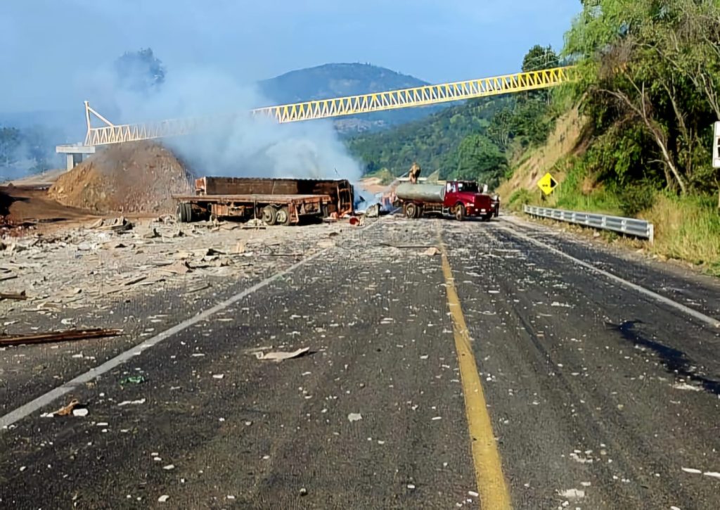 Tragedia en la Siglo XXI, 7 muertos y una lesionada, saldo de choque ...