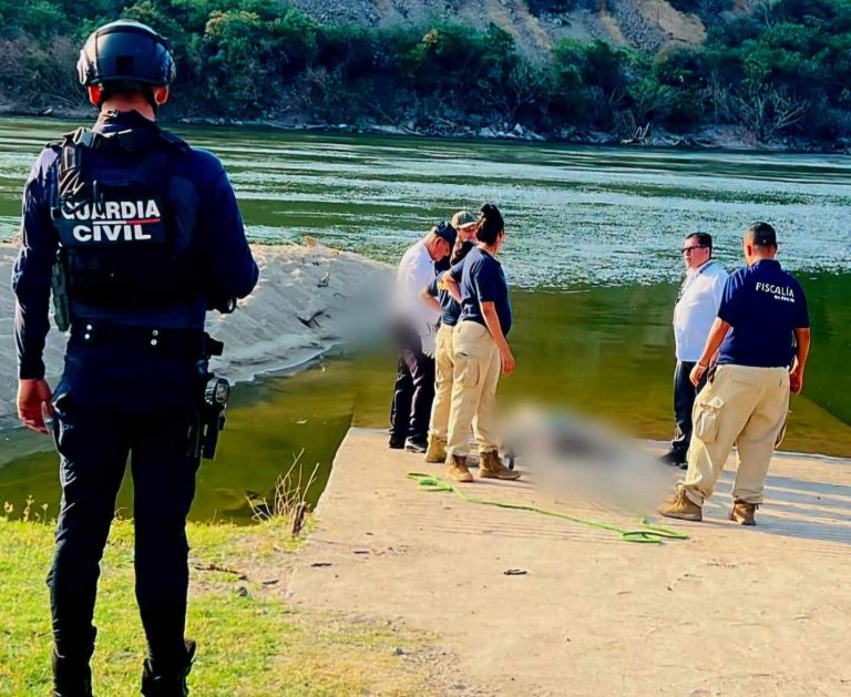 Localizan cadáver con huellas de violencia en río de Arteaga