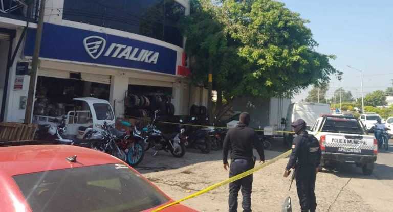 Matan a balazos a dueño de refaccionaria en Apatzingán