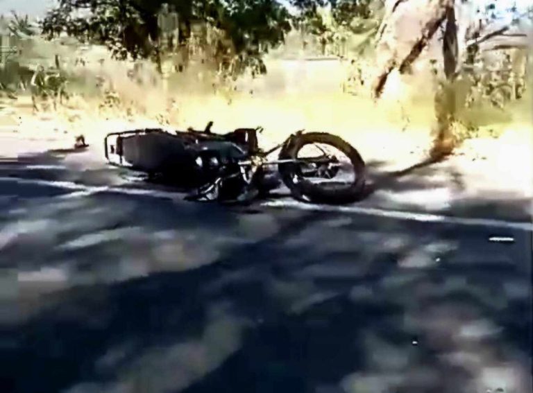 Pareja queda herida tras accidente de motocicleta en Pátzcuaro