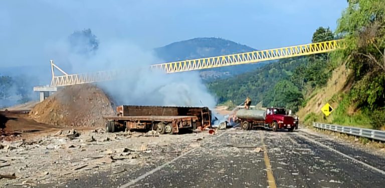 Era una familia de Querétaro los 8 fallecidos por accidente de la Autopista Siglo XXI