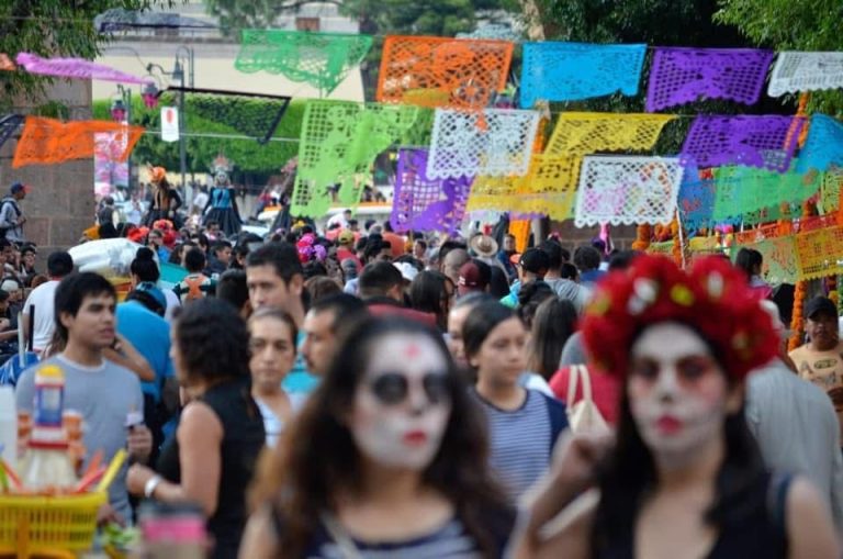 Michoacán crece 410 % como destino turístico por Noche de Muertos: Sectur
