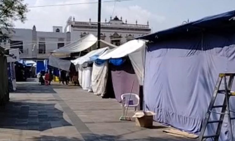 Comienza a retirar FNLS el plantón que mantuvo tres semanas en plaza Melchor Ocampo