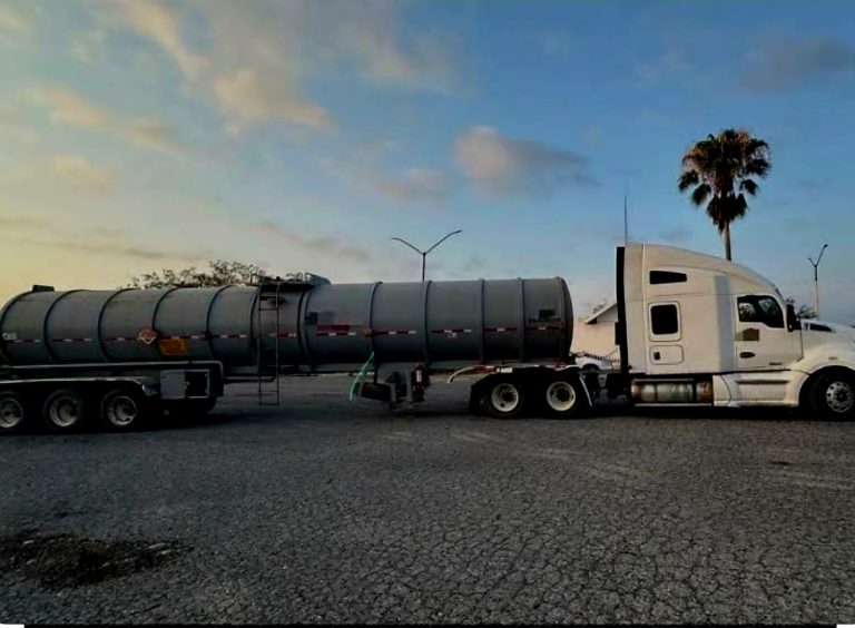 Delincuentes se roban pipa con 40 mil litros de combustible en la autopista México – Guadalajara