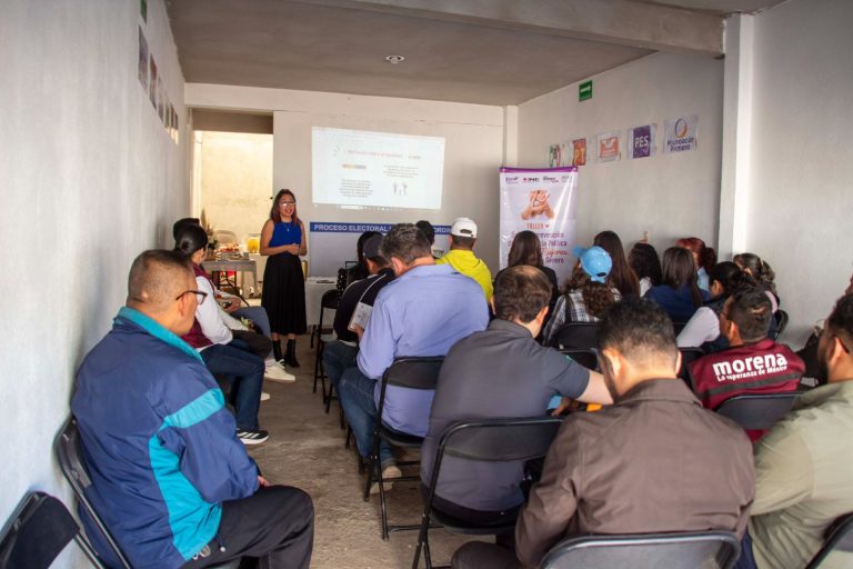 Capacita IEM a ciudadanía y actores políticos de Irimbo en temas de Violencia Política contra Mujeres en Razón de Género