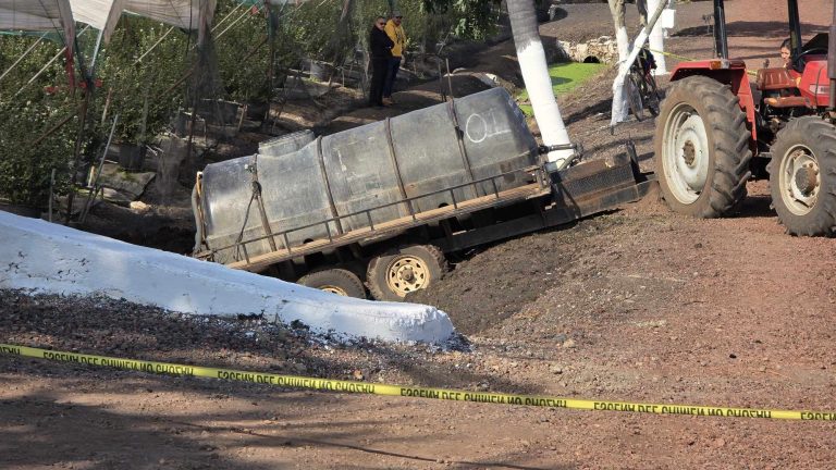 Adulto mayor muere aplastado por tanque cisterna en Zamora