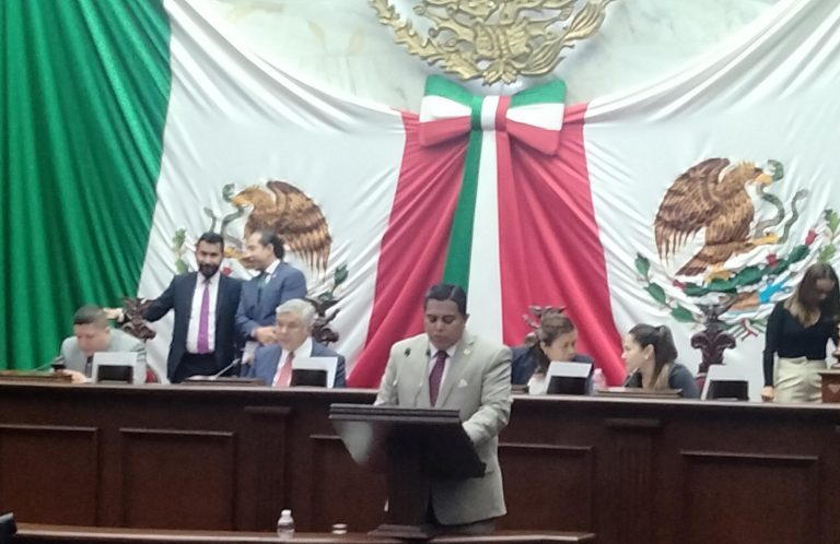 Reforma constitucional contra maltrato animal divide opiniones en Michoacán
