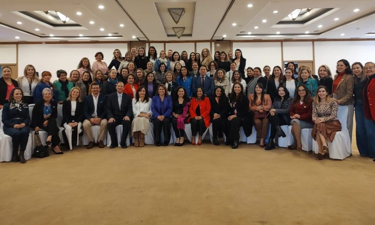 Líderes empresarias de Michoacán signan iniciativas de equidad con legisladores locales