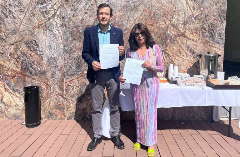 Signan convenio el Sindicato de Salud “Lázaro Cárdenas” y agencia funeraria