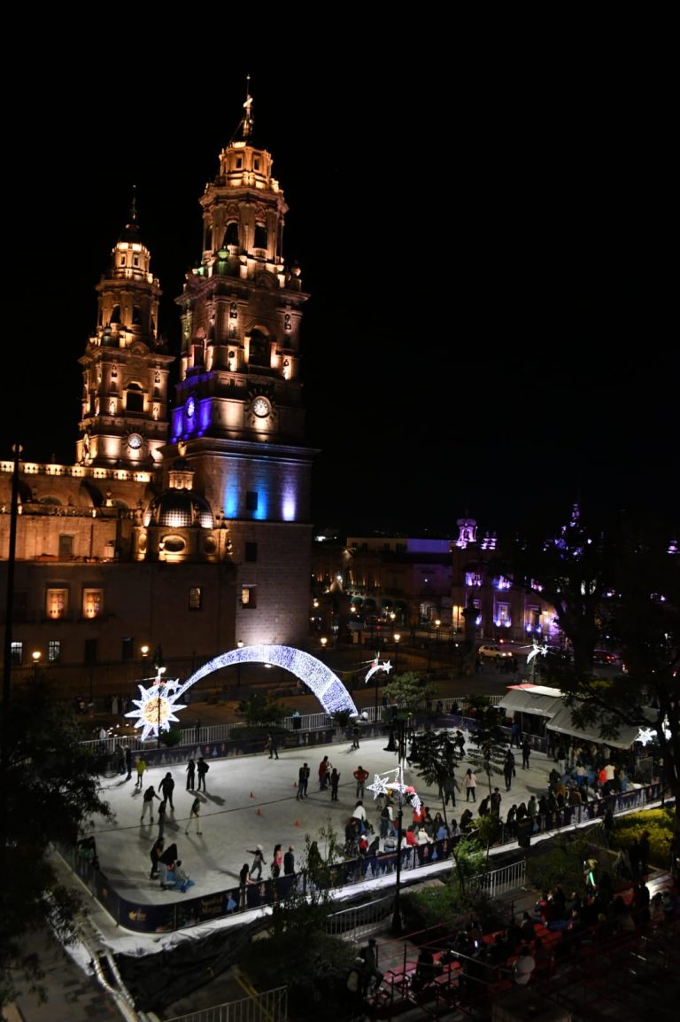 Pista de Hielo del Centro de Morelia, disponible mañana y tarde para todas las familias