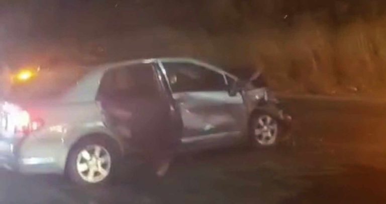 Choque entre dos vehículos deja tres heridos en la carretera Morelia-Recinto Ferial