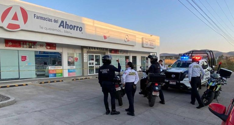 Delincuente asalta sucursal de Farmacias del Ahorro, en Morelia