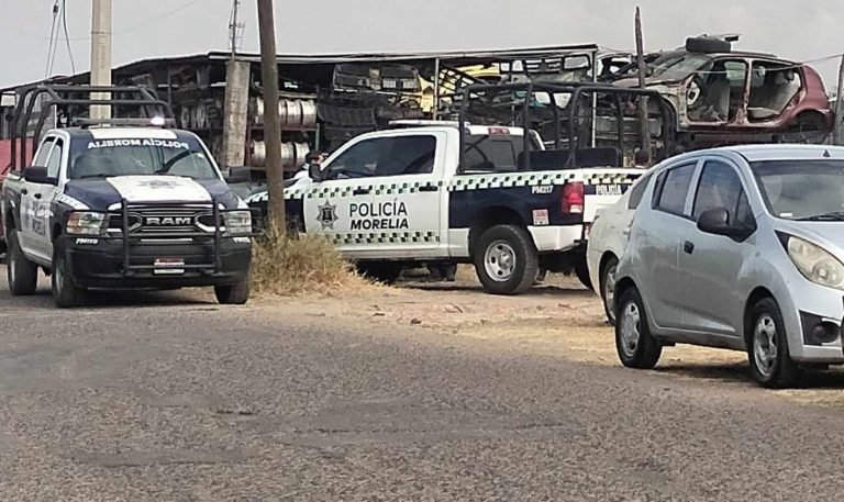Hallan a joven degollado y maniatado en deshuesadero al norte de Morelia