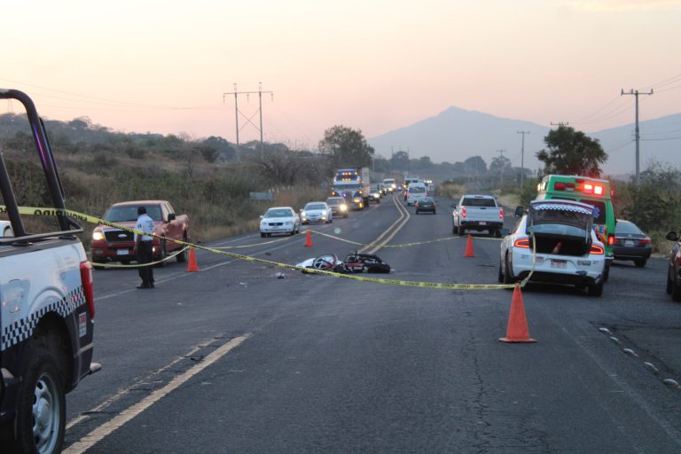 Motociclista muere atropellado en la Zamora – Morelia 