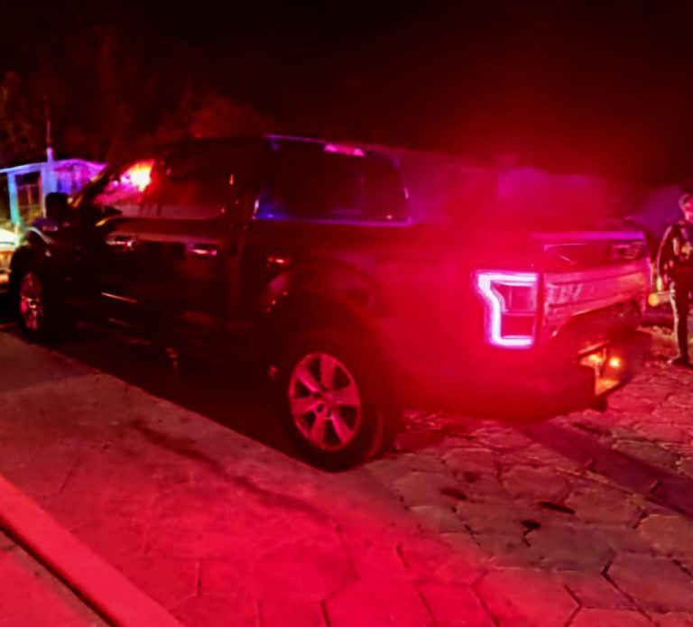 Fallece matrimonio, tras ser baleado a bordo de su camioneta en Angamacutiro