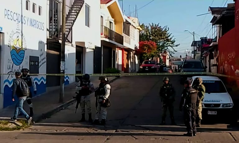 Hombre se opone a robo de su camioneta y es baleado en Uruapan