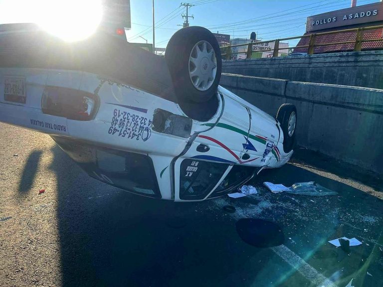 Taxista sufre accidente en el libramiento norte de Morelia