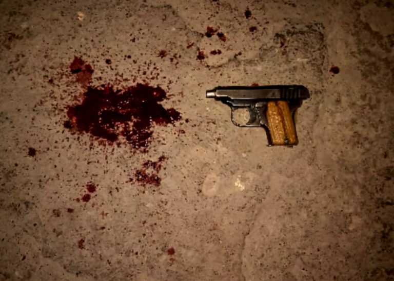 Mujer balea a otra durante convivencia afuera de un hogar en Churintzio