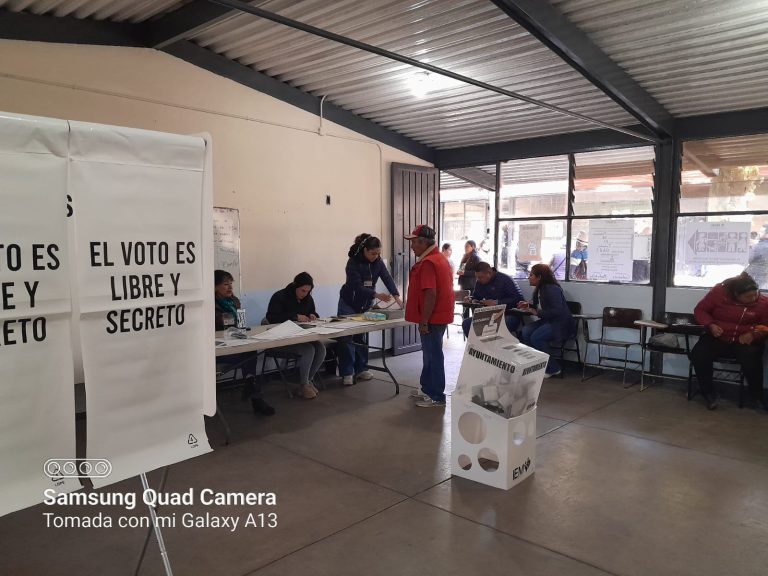 Sin contratiempos, avanza elección extraordinaria en Irimbo