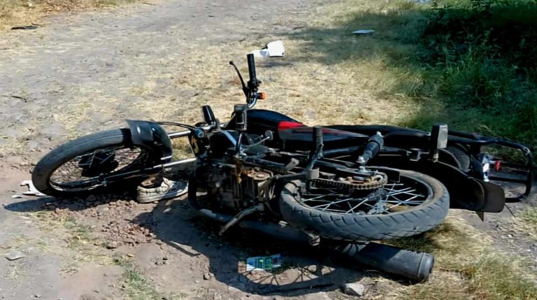Localizan motocicleta baleada; sus tripulantes habrían sido privados de su libertad