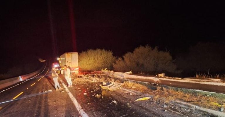 Fatal accidente en la Siglo XXI deja dos personas sin vida