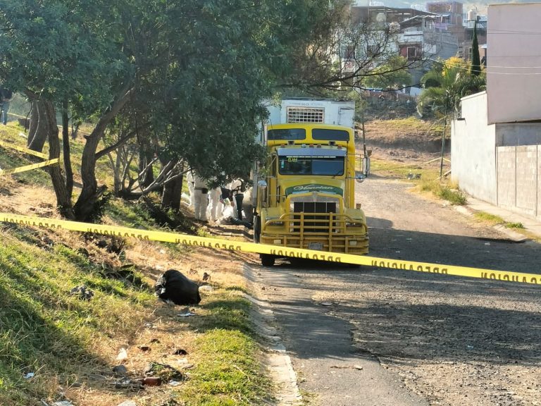 Hallan dos cuerpos sin vida y con signos de violencia en Tarímbaro