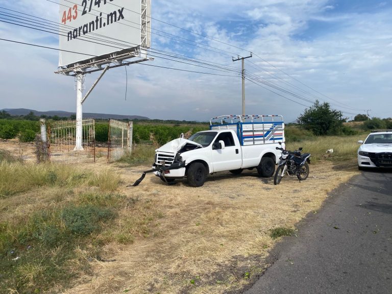 Choque entre dos camionetas, deja 4 cortadores de limón heridos