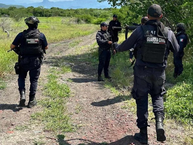 Reportan enfrentamiento a balazos entre grupos antagónicos de delincuentes en Apatzingán