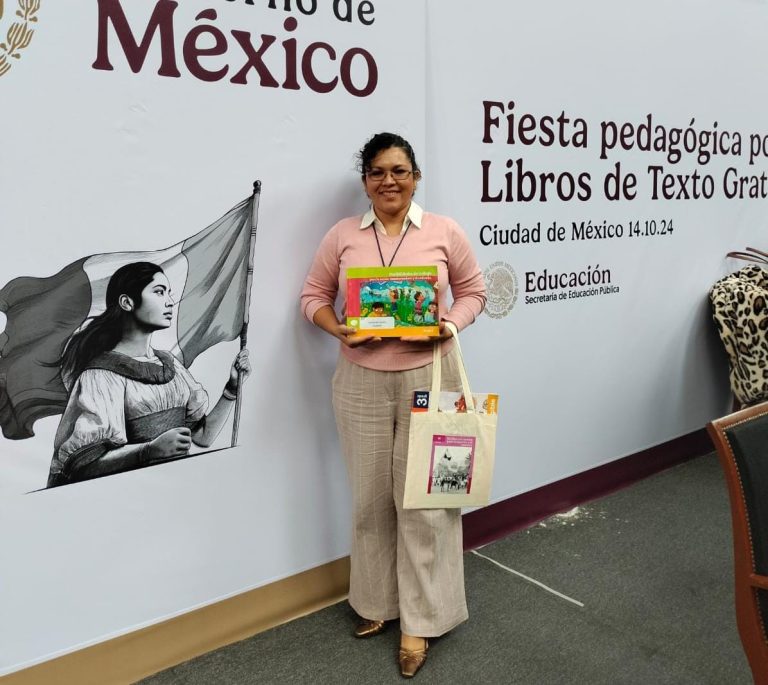 Maestra impulsa la inclusión; enseña lengua de señas en preescolar