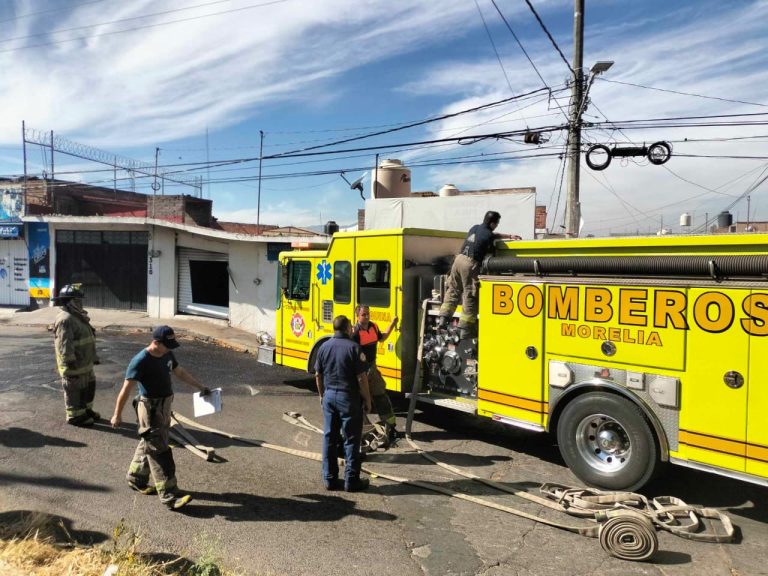 Se incendia local de uñas en la colonia Adolfo López Mateos, Morelia