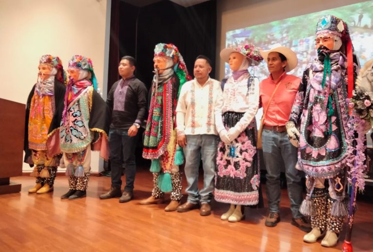 En Caltzontzin, la danza de los Kúrpites une al pueblo y revive la historia