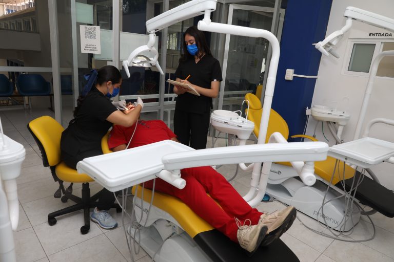 Facultad de Odontología de la UMSNH brinda atención de manera gratuita