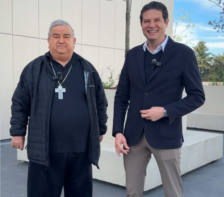 Invitan Monseñor Garfias Merlos y Alfonso Martínez a Magno Posada