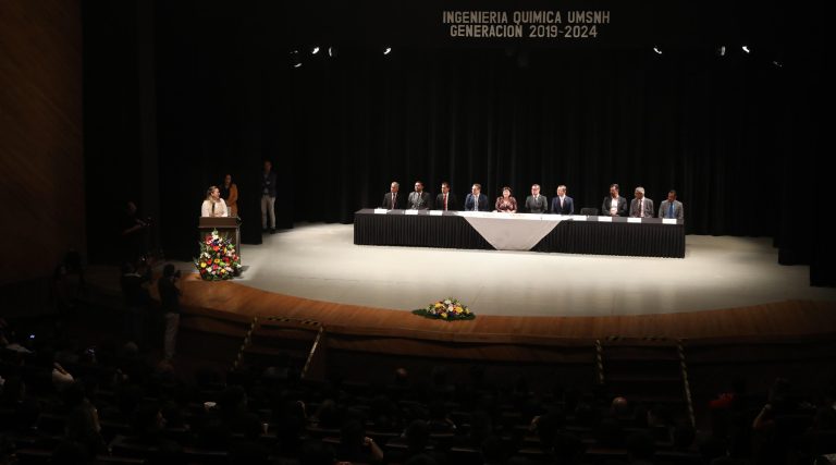 Entregan cartas de pasante a integrantes de la generación 2019-2024 de la Licenciatura en Ingeniería Química