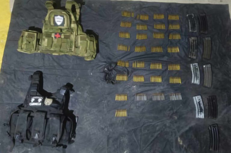 Asegurados 60 explosivos improvisados, cartuchos, ocho camionetas y equipo táctico en Tierra Caliente