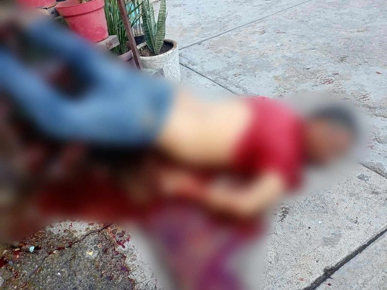 De 28 balazos acribillan a un hombre frente a su casa, en Buenavista Tomatlán