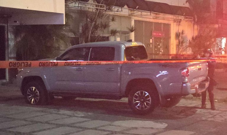 Delincuentes balean a un hombre por resistirse al robo de su camioneta, en Zamora