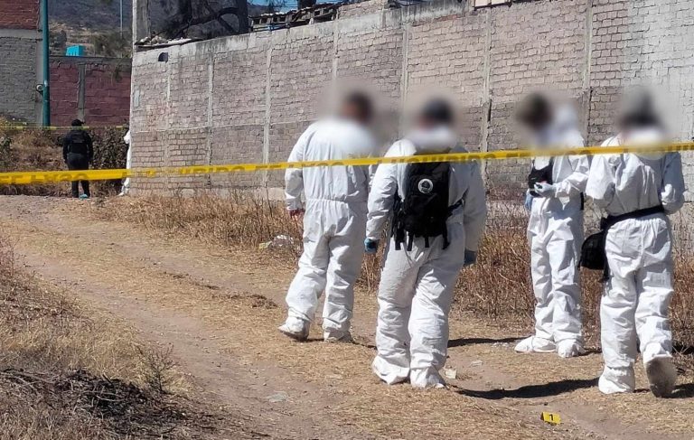 Hallan a hombre asesinado en baldío de la colonia Ampliación Gertrudis Sánchez, en Morelia