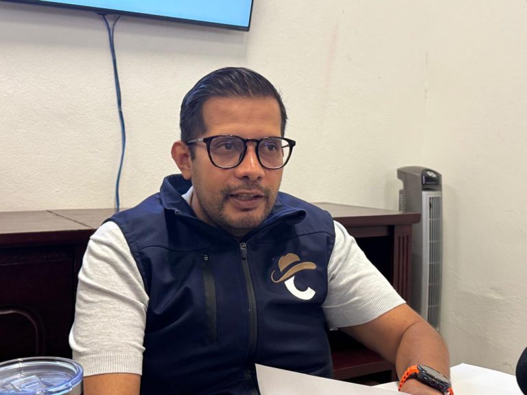 Acusan a legislador de ambición desmedida y fracturan la bancada de la Sombreriza