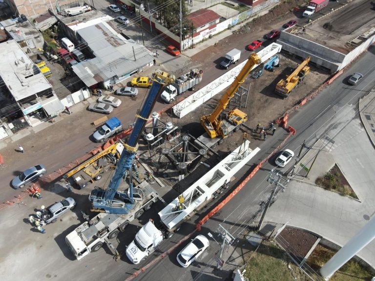 Paso superior vehicular de Villas del Pedregal con 73 % de avance