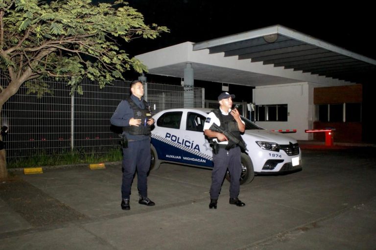Policía Auxiliar, encargada de la vigilancia de empacadoras de aguacate