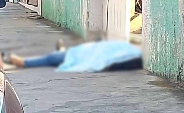 Joven es asesinada a tiros por encapuchado, en Los Reyes