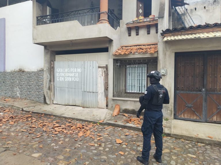 Hasta el momento, 25 viviendas han presentado afectaciones en techo y fachada, en los municipios de Coalcomán y Chinicuila: SSP