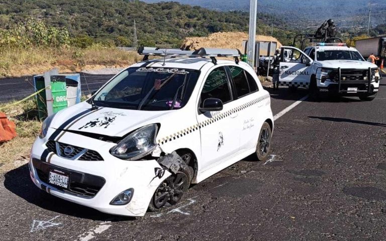 Se registra choque por alcance en la autopista Siglo XXI